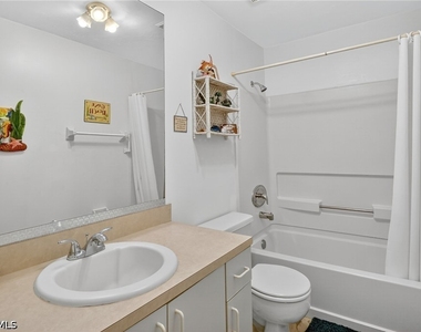4210 Looking Glass Lane - Photo Thumbnail 14