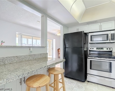 1400 Pompei Lane - Photo Thumbnail 11