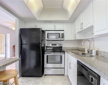 1400 Pompei Lane - Photo Thumbnail 10