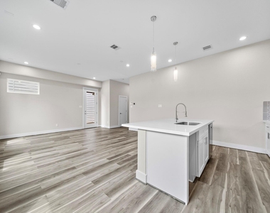 7514 Sandle Street - Photo Thumbnail 7