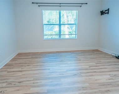 2309 Ariane Drive - Photo Thumbnail 9