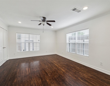 1301 Pearson Street - Photo Thumbnail 7