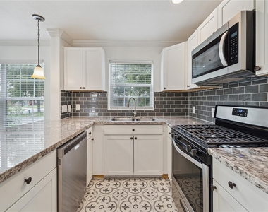 1301 Pearson Street - Photo Thumbnail 3