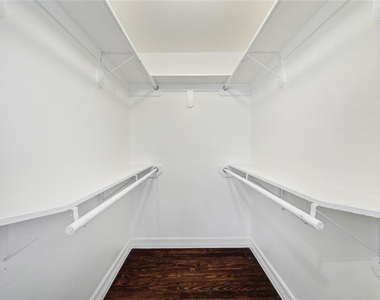 1301 Pearson Street - Photo Thumbnail 10