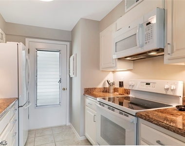 1300 Gulf Shore Boulevard N - Photo Thumbnail 12