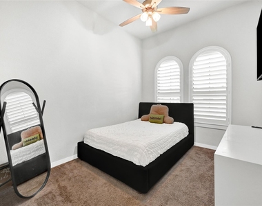 30707 Bent Tree Court - Photo Thumbnail 5