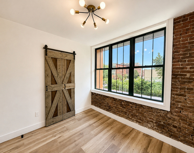 16 Howard Avenue - Photo Thumbnail 4