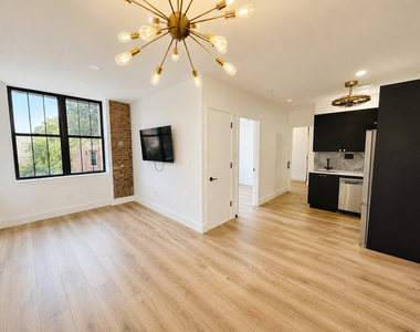 16 Howard Avenue - Photo Thumbnail 3