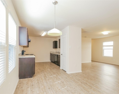 13911 Westfield - Photo Thumbnail 3