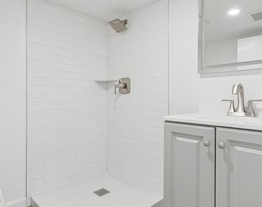 7 Franklin - Photo Thumbnail 18