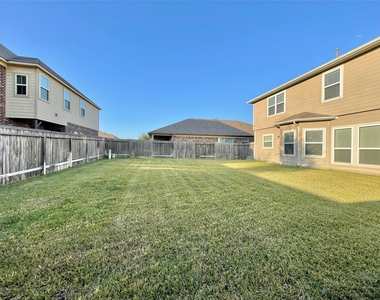 14903 Vinegrove Falls Court - Photo Thumbnail 20