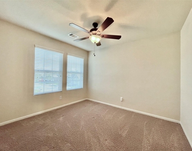14903 Vinegrove Falls Court - Photo Thumbnail 16
