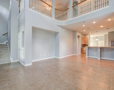 9106 Sunlight Oak Lane - Photo Thumbnail 4