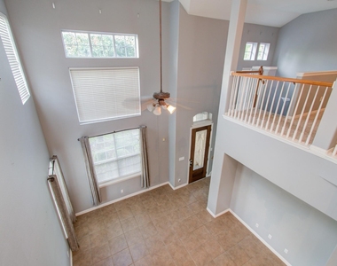 9106 Sunlight Oak Lane - Photo Thumbnail 12