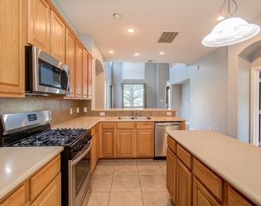 9106 Sunlight Oak Lane - Photo Thumbnail 9