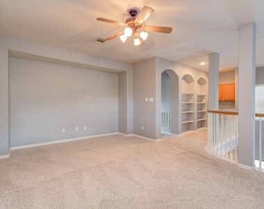 9106 Sunlight Oak Lane - Photo Thumbnail 22