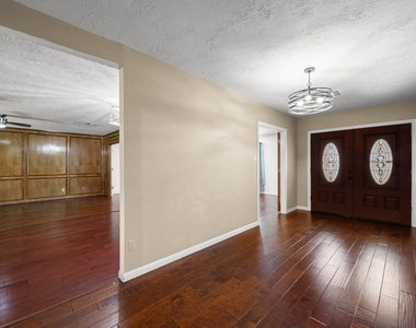 616 Cannan Drive - Photo Thumbnail 2