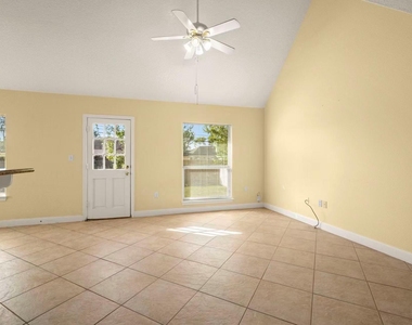 3212 Glastonbury Drive - Photo Thumbnail 7