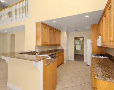 3212 Glastonbury Drive - Photo Thumbnail 9