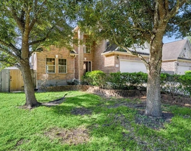 3212 Glastonbury Drive - Photo Thumbnail 3