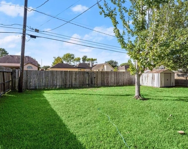 3212 Glastonbury Drive - Photo Thumbnail 22