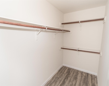 5482 Quail Cove Lane - Photo Thumbnail 6