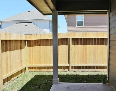 5482 Quail Cove Lane - Photo Thumbnail 1