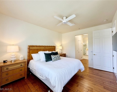 4884 Hampshire Court - Photo Thumbnail 9