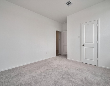 21722 Colonial Meadow Creek Trail - Photo Thumbnail 13