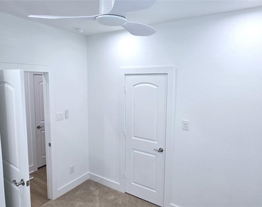 1475 Ferguson Way - Photo Thumbnail 10