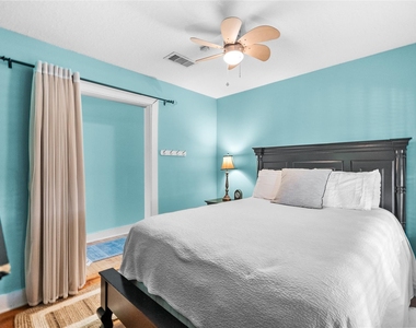 939 17th Street Street - Photo Thumbnail 14