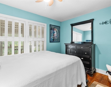 939 17th Street Street - Photo Thumbnail 13