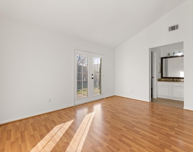 3932 Frontier Dr Drive - Photo Thumbnail 14