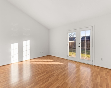 3932 Frontier Dr Drive - Photo Thumbnail 12
