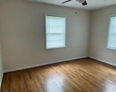 230 Laurel Street - Photo Thumbnail 5