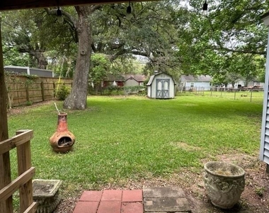 230 Laurel Street - Photo Thumbnail 9