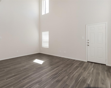 15300 Estrella East - Photo Thumbnail 3