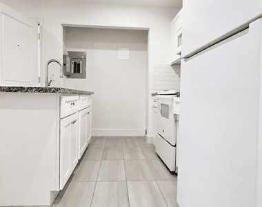 4404 Bellfort Ave - Photo Thumbnail 2