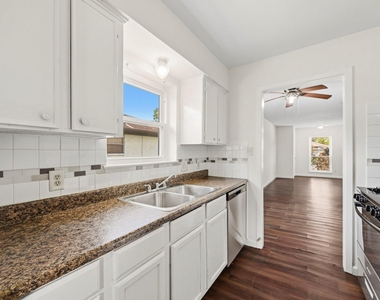 7303 Housman - Photo Thumbnail 7