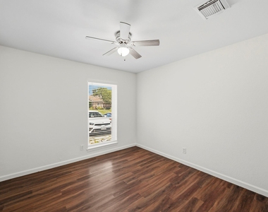 7303 Housman - Photo Thumbnail 10