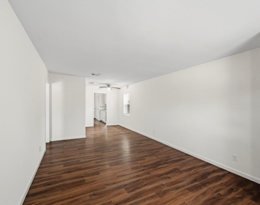 7303 Housman - Photo Thumbnail 3