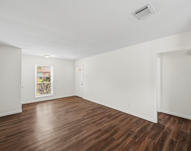 7303 Housman - Photo Thumbnail 4
