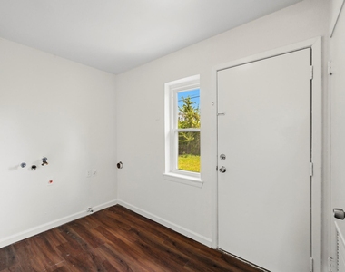 7303 Housman - Photo Thumbnail 6