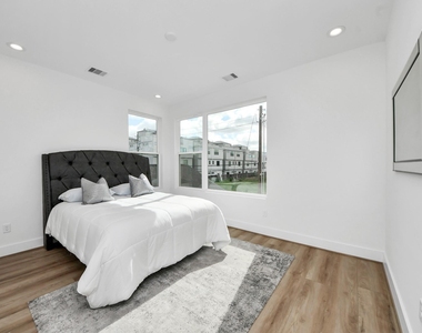 505 Middle Street - Photo Thumbnail 30