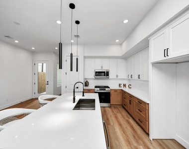 505 Middle Street - Photo Thumbnail 8