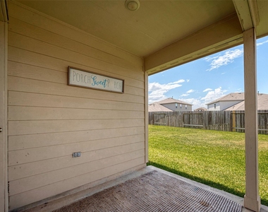 14004 Lake Crescent Drive - Photo Thumbnail 32