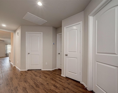 14004 Lake Crescent Drive - Photo Thumbnail 2