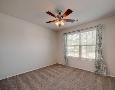 14004 Lake Crescent Drive - Photo Thumbnail 5