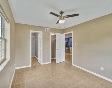 770 Memorial Mews Street - Photo Thumbnail 9