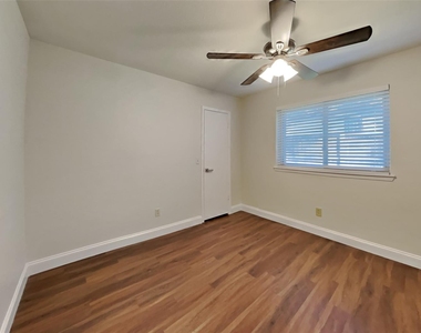 9103 Wallingham Court - Photo Thumbnail 13